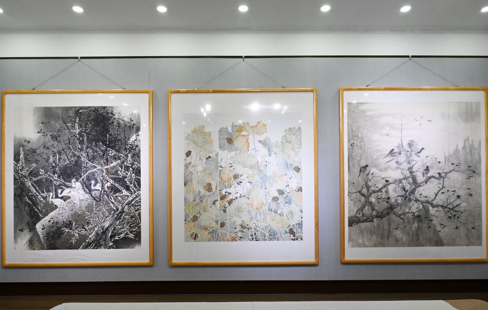 重彩玄色寄鄉(xiāng)情——馮泊中國畫作品展在天水隆重開展